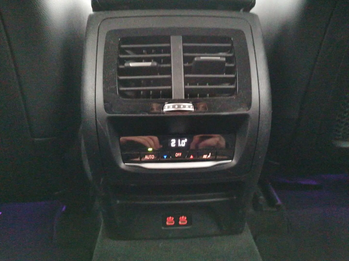 X3 xDrive20d xLine 18'' AHK Navi HuD Hifi Parkin