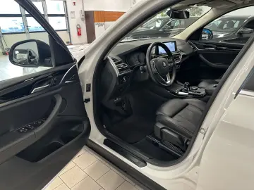 X3 xDrive 20d Aut Navi AHK ParkAss SportSitze