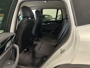 X3 xDrive 20d Aut Navi AHK ParkAss SportSitze