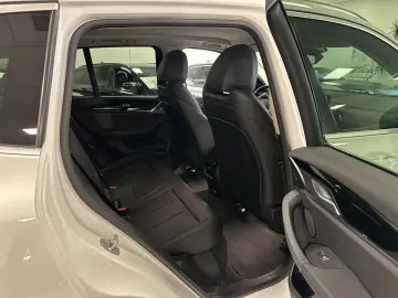 X3 xDrive 20d Aut Navi AHK ParkAss SportSitze