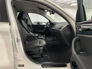 X3 xDrive 20d Aut Navi AHK ParkAss SportSitze