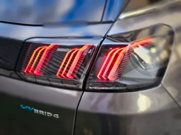 Peugeot 3008 PHEV 300 EAT8 4X4 GT