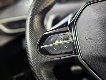 Peugeot 3008 PHEV 300 EAT8 4X4 GT