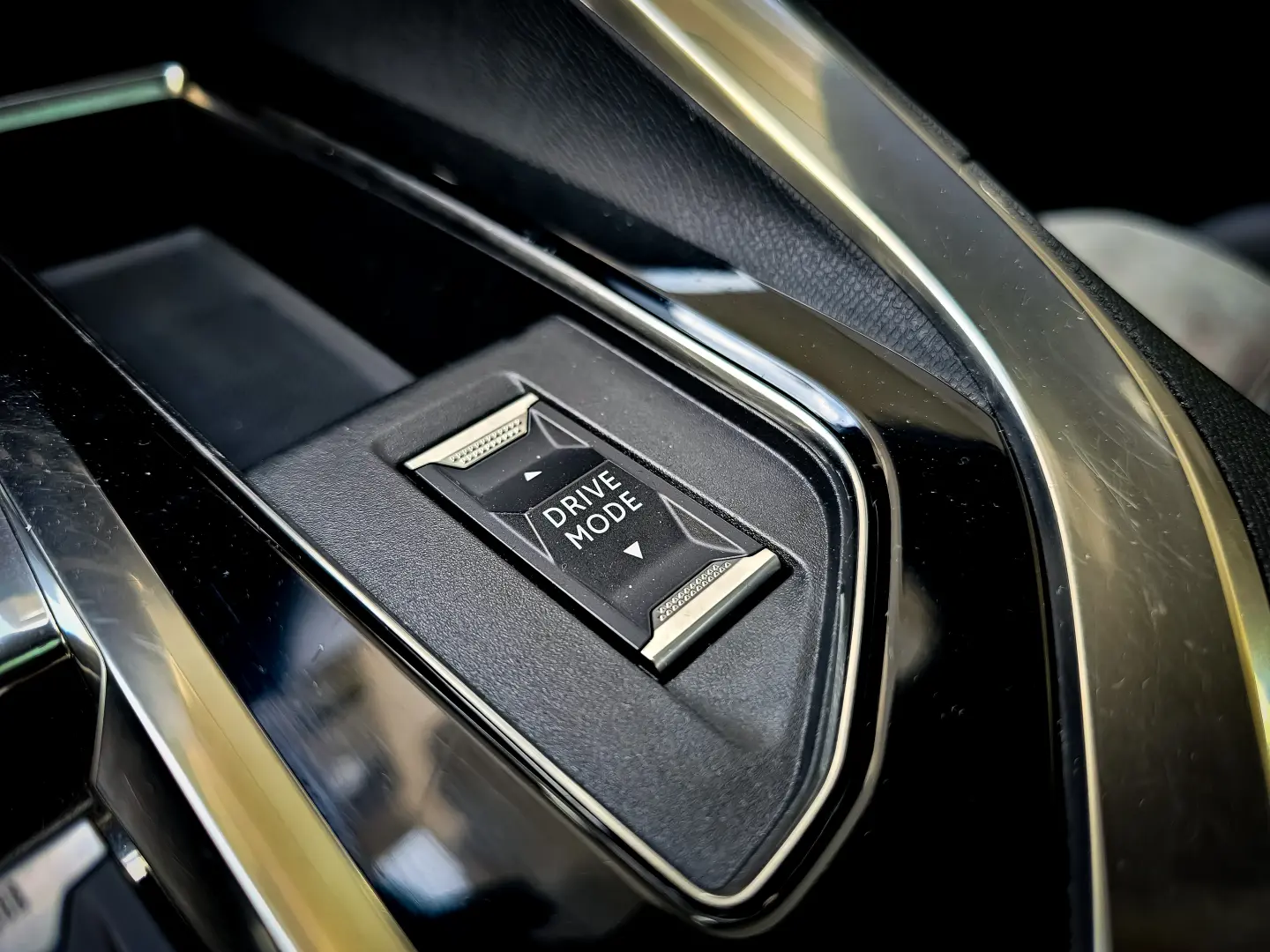 Peugeot 3008 PHEV 300 EAT8 4X4 GT