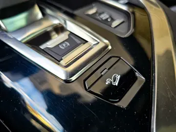 Peugeot 3008 PHEV 300 EAT8 4X4 GT