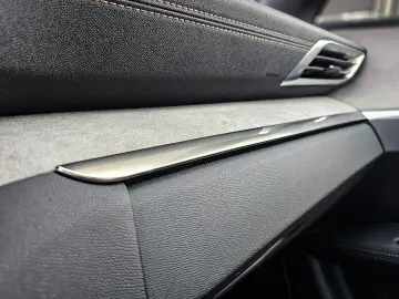 Peugeot 3008 PHEV 300 EAT8 4X4 GT