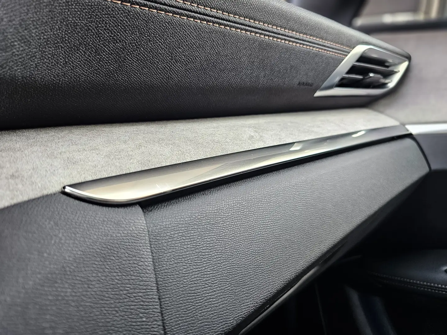 Peugeot 3008 PHEV 300 EAT8 4X4 GT