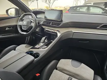 Peugeot 3008 PHEV 300 EAT8 4X4 GT