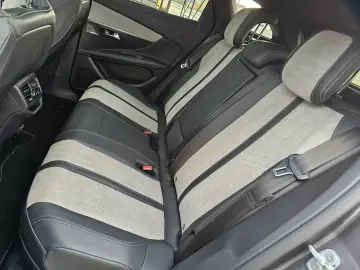 Peugeot 3008 PHEV 300 EAT8 4X4 GT