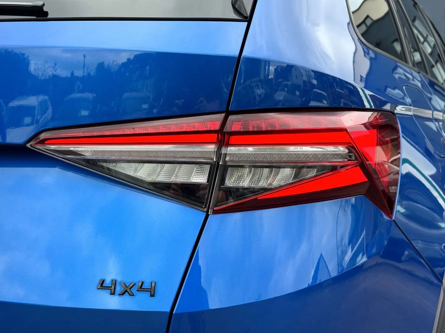 Kodiaq Sportline 2.0 TSI 4x4  NAVI AHK KAM STDHZ