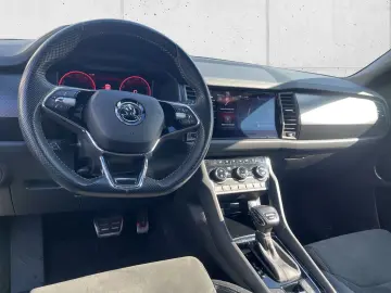 Kodiaq Sportline 4x4 2.0 TDI AHK Navi 360 Kamera