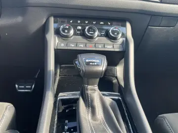 Kodiaq Sportline 4x4 2.0 TDI AHK Navi 360 Kamera