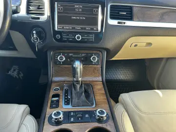 Volkswagen Touareg Full Option