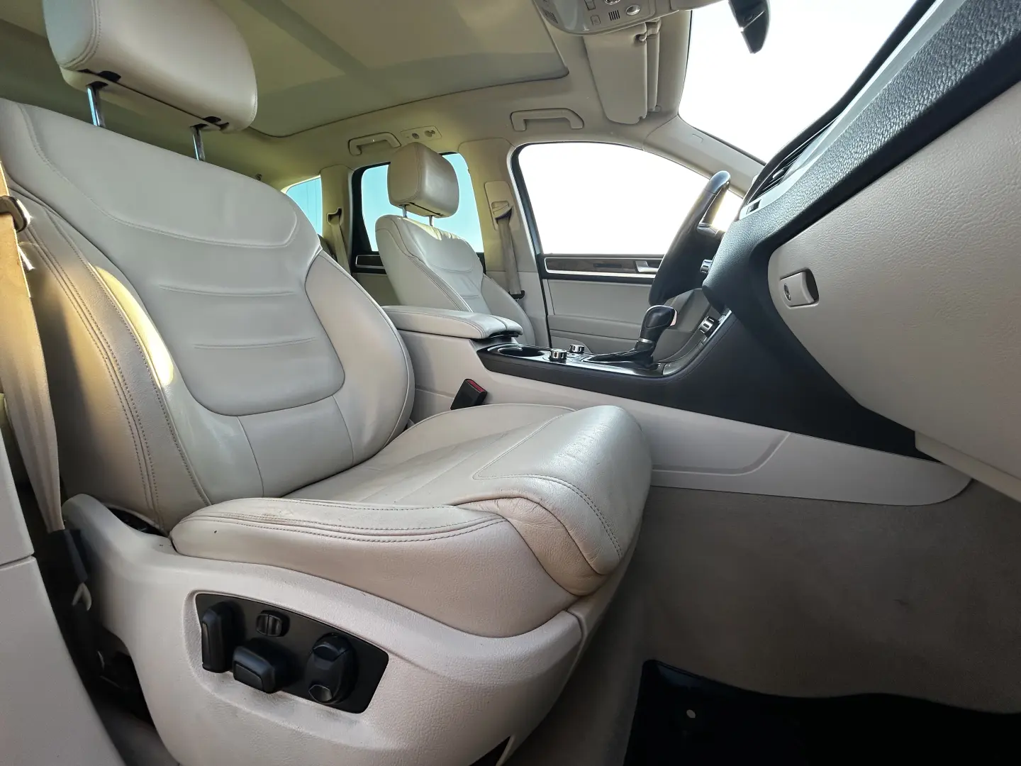 Volkswagen Touareg Full Option