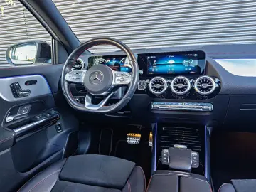 EQA 300 4Matic PANO.NIGHT.MEMORY.360 HUD