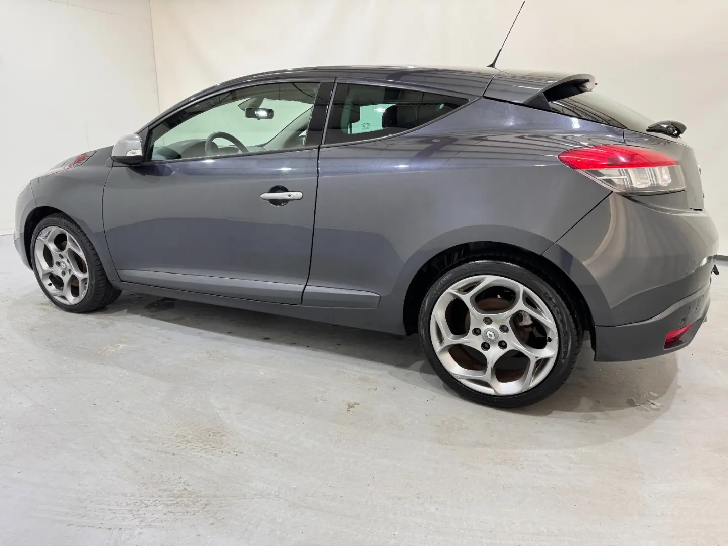 RENAULT MEGAN GT 2.0TURBO 210CP