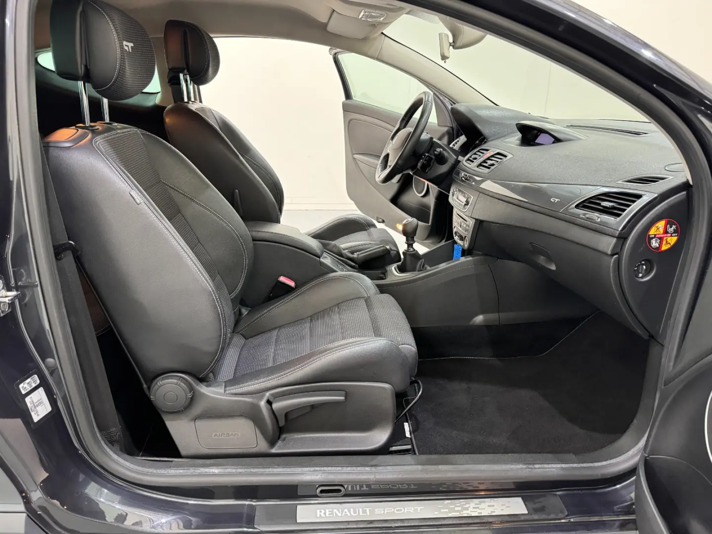 RENAULT MEGAN GT 2.0TURBO 210CP