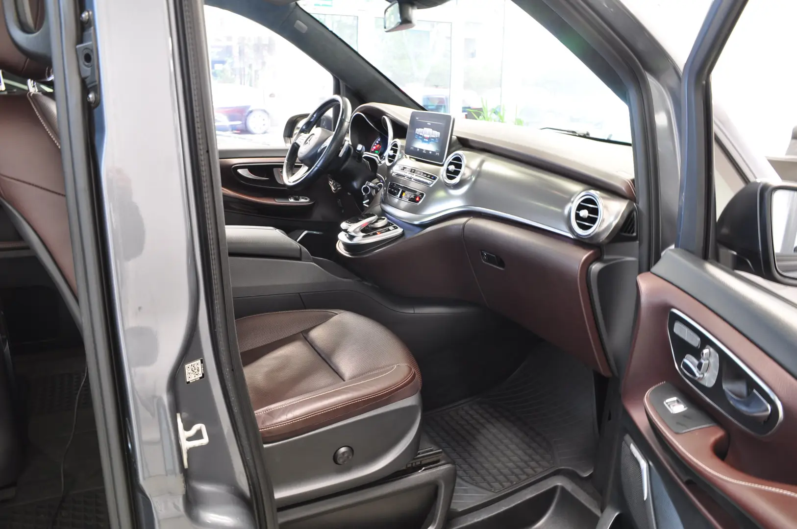 MB V220 d 4Matic EXKLUSIV AMG Sc Ventilate BURMESTER