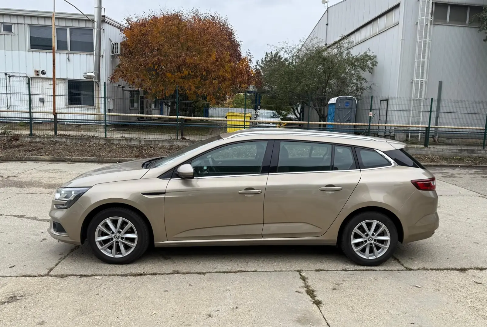 RENAULT MEGANE IV GRANDTOUR 1.5dCI ENERGY ECO2 BUSSINES