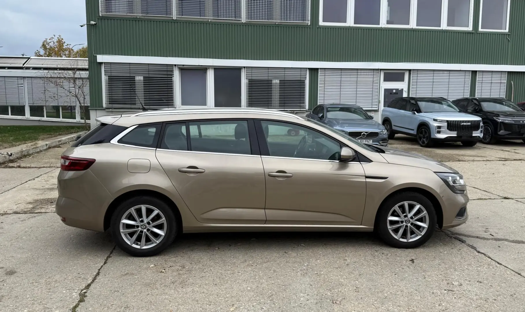 RENAULT MEGANE IV GRANDTOUR 1.5dCI ENERGY ECO2 BUSSINES