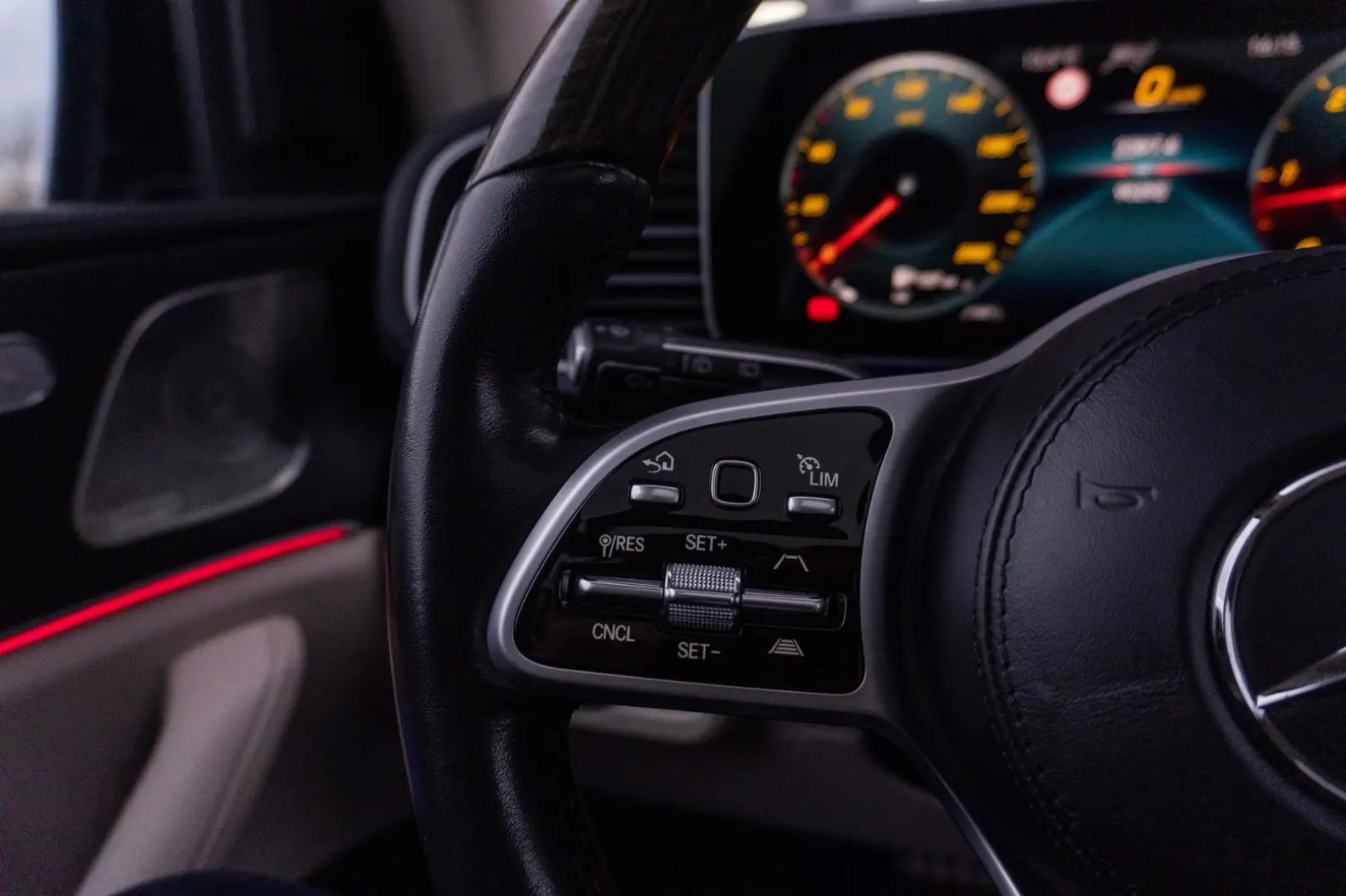 MERCEDES BENZ GLS 400D 4MATIC  7 LOCURI   AMG LINE