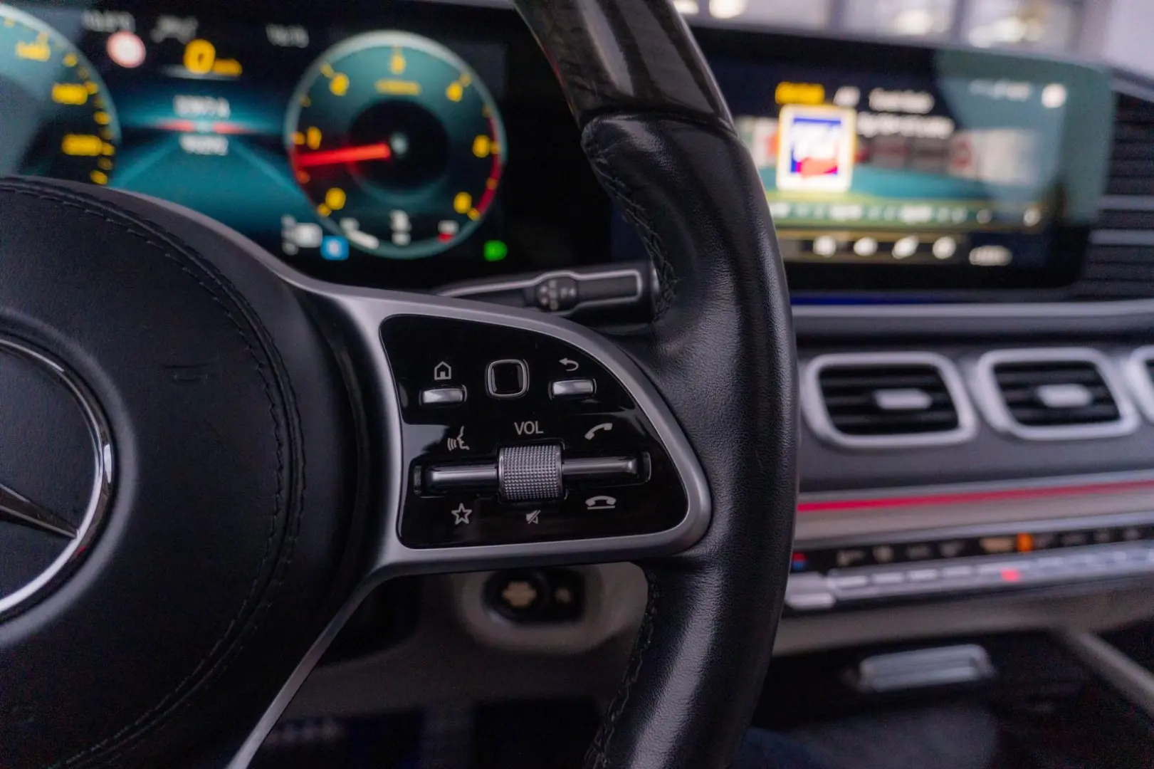 MERCEDES BENZ GLS 400D 4MATIC  7 LOCURI   AMG LINE