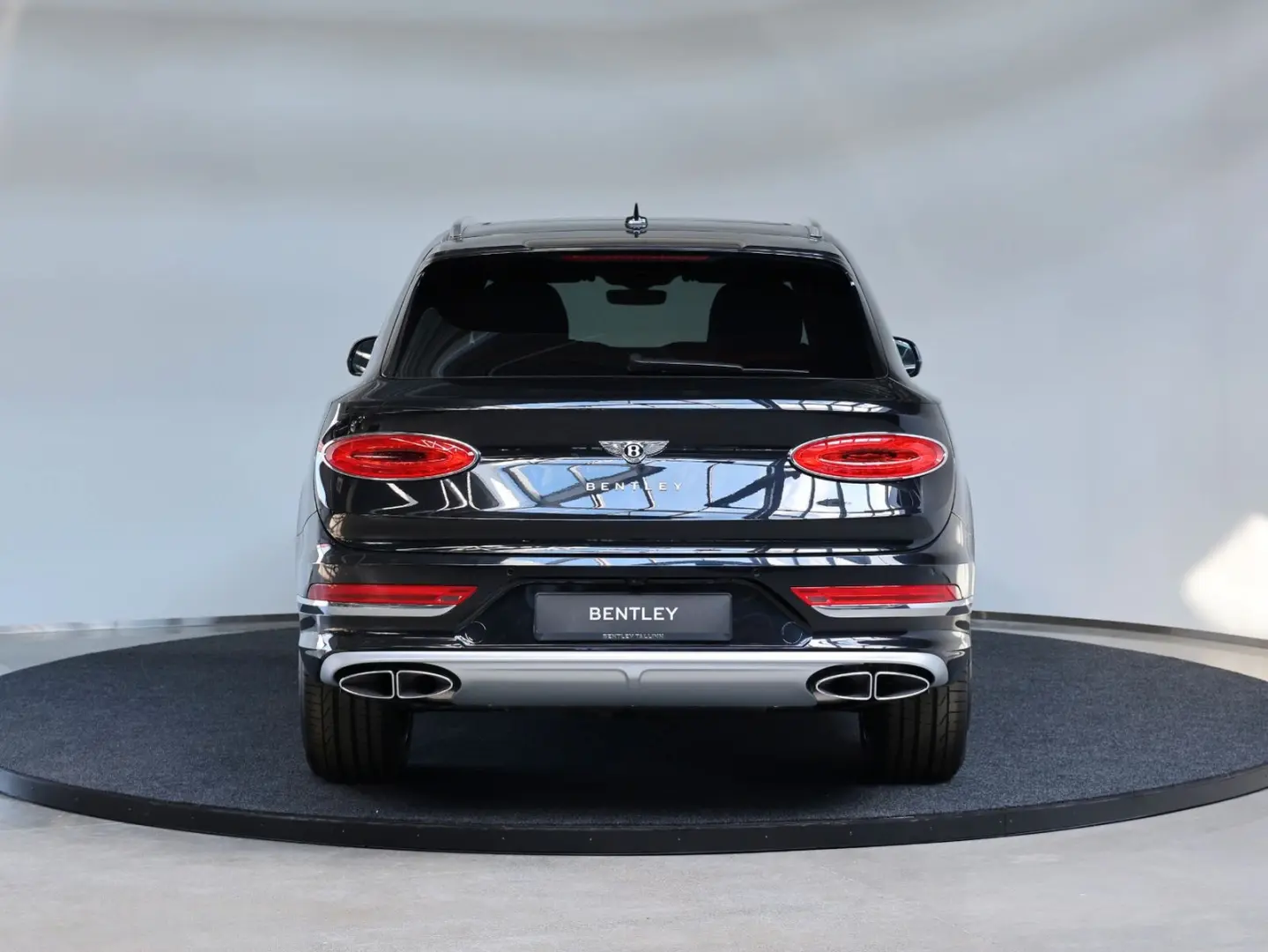 Bentayga 4.0 V8 EWB 4WD