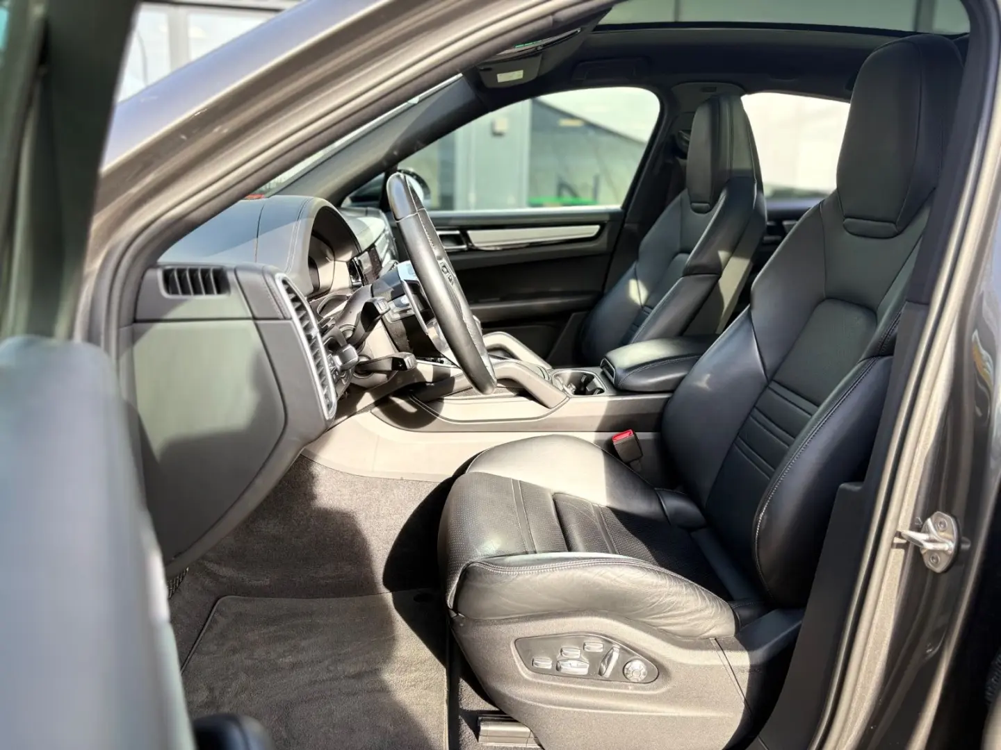 Porsche CAYENNE COUPE