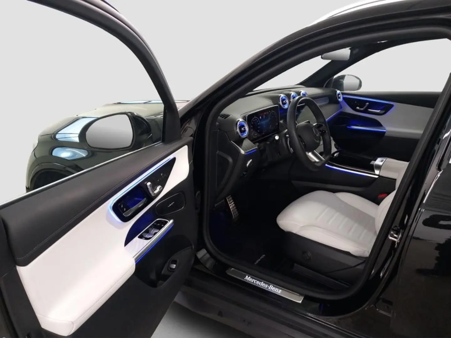 GLC 200 4M AMG AHK Pano-Dach Distronic 360