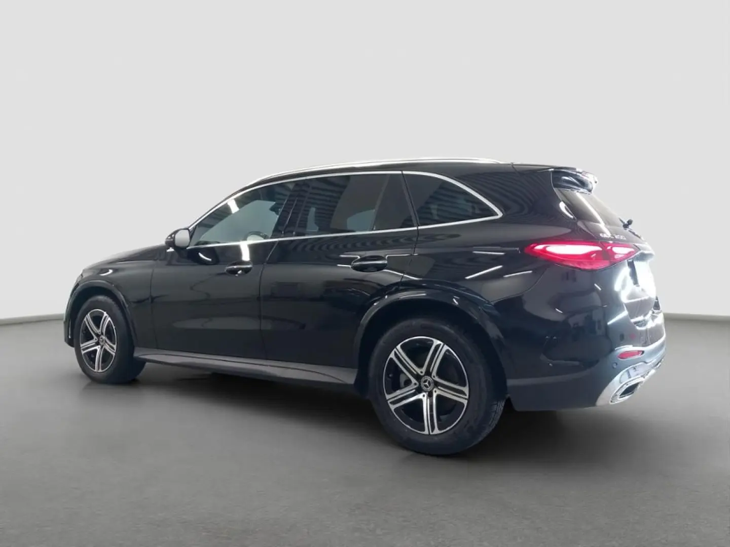 GLC 200 4M AMG AHK Pano-Dach Distronic 360