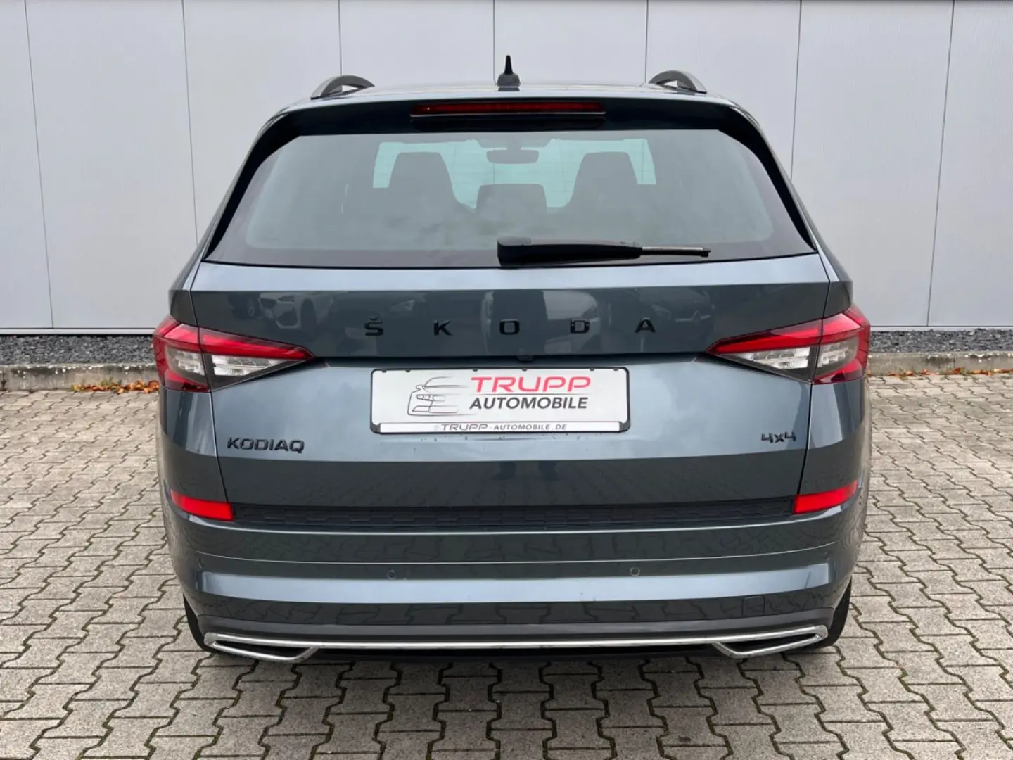 Kodiaq Sportline 4x4 7-Sitzer LED AHK Virtual SH