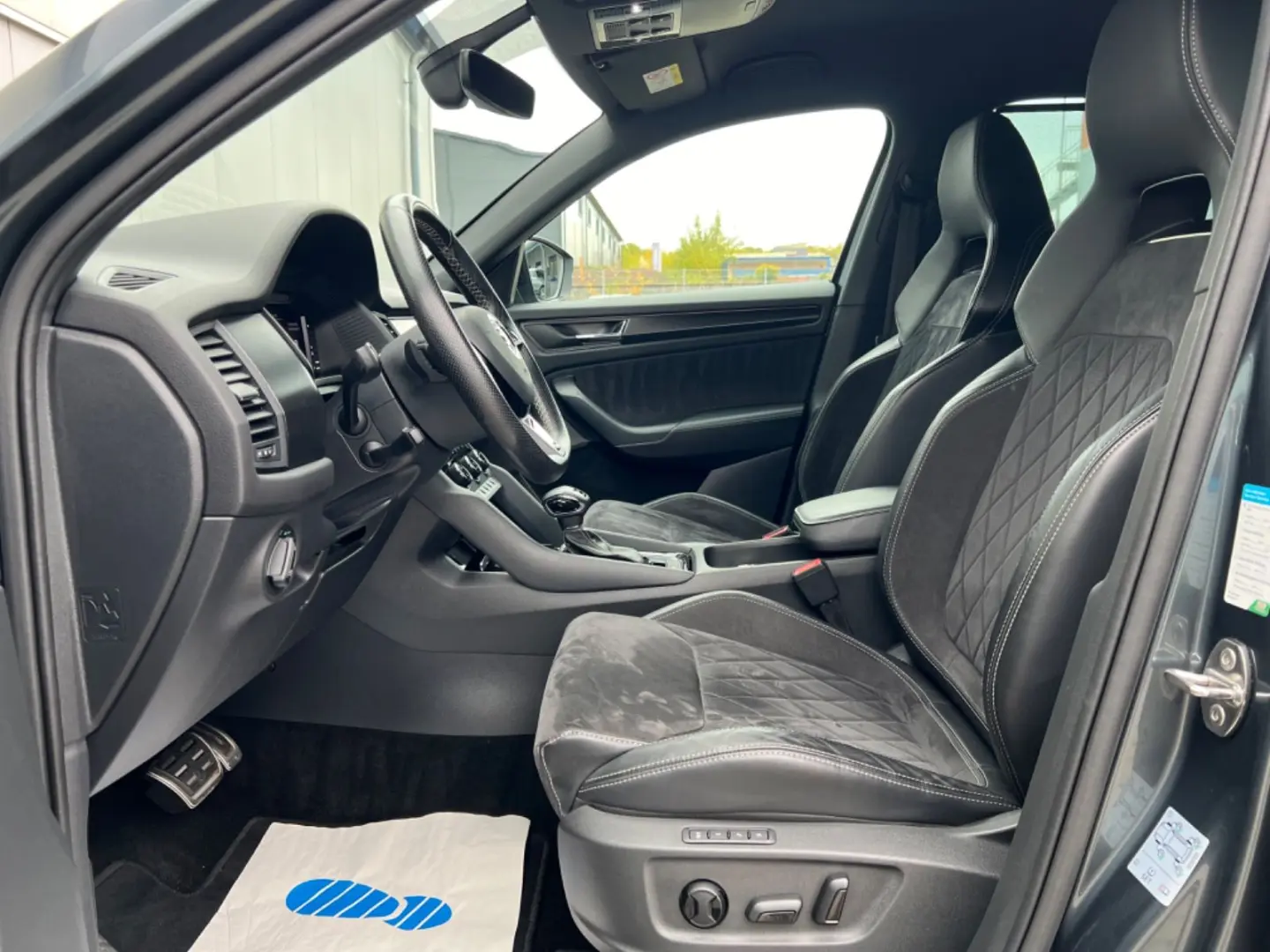 Kodiaq Sportline 4x4 7-Sitzer LED AHK Virtual SH