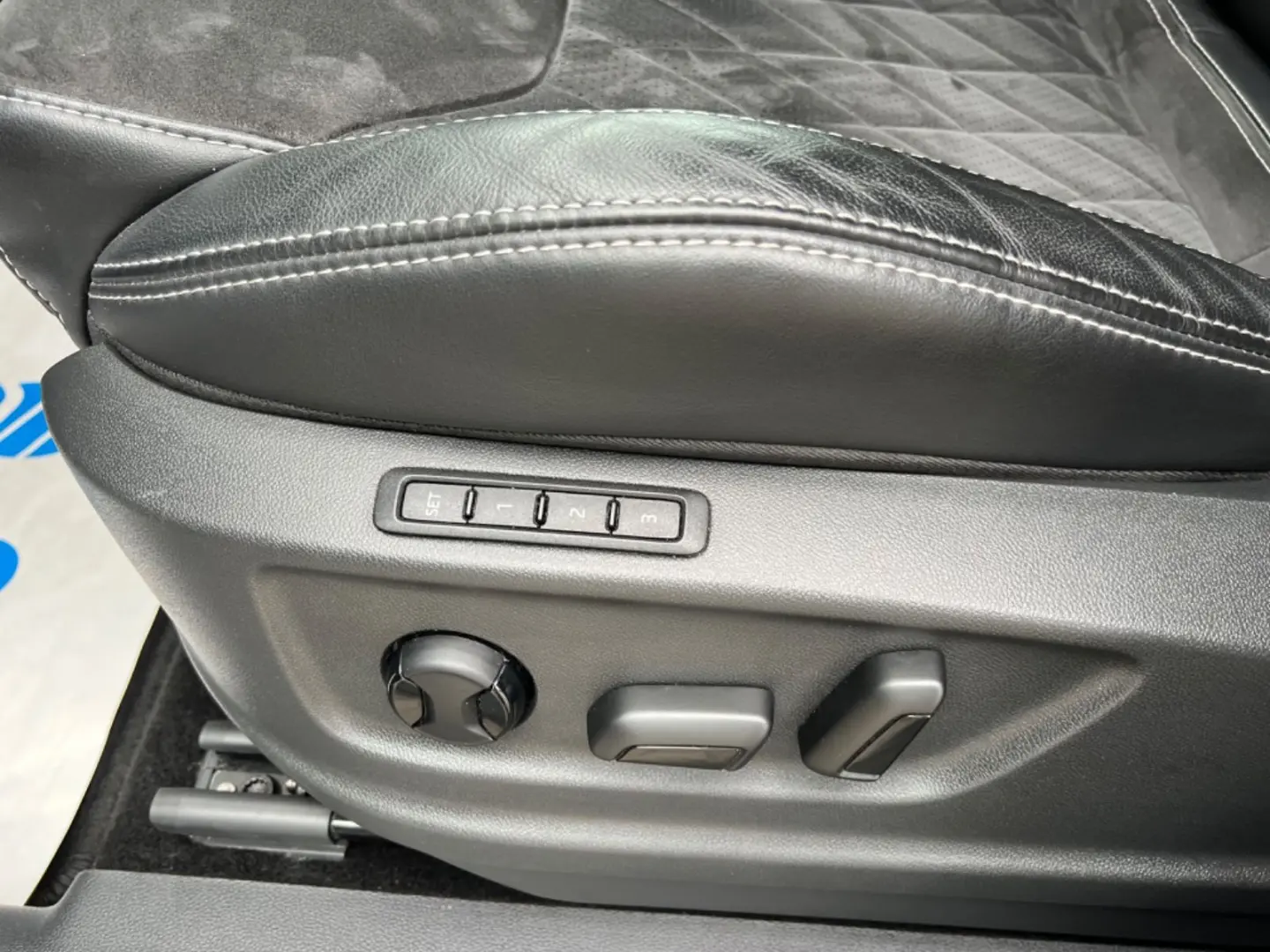 Kodiaq Sportline 4x4 7-Sitzer LED AHK Virtual SH