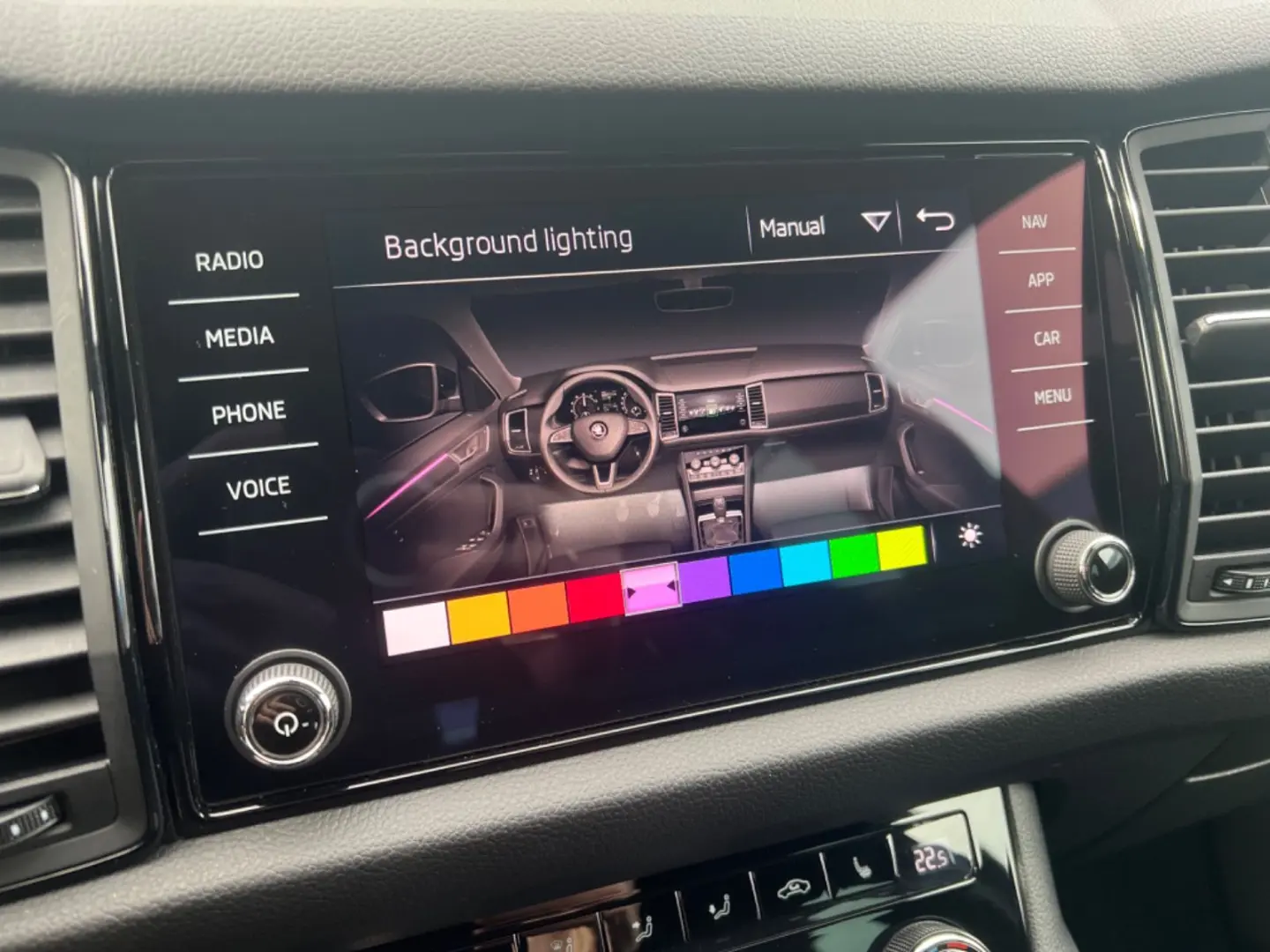 Kodiaq Sportline 4x4 7-Sitzer LED AHK Virtual SH