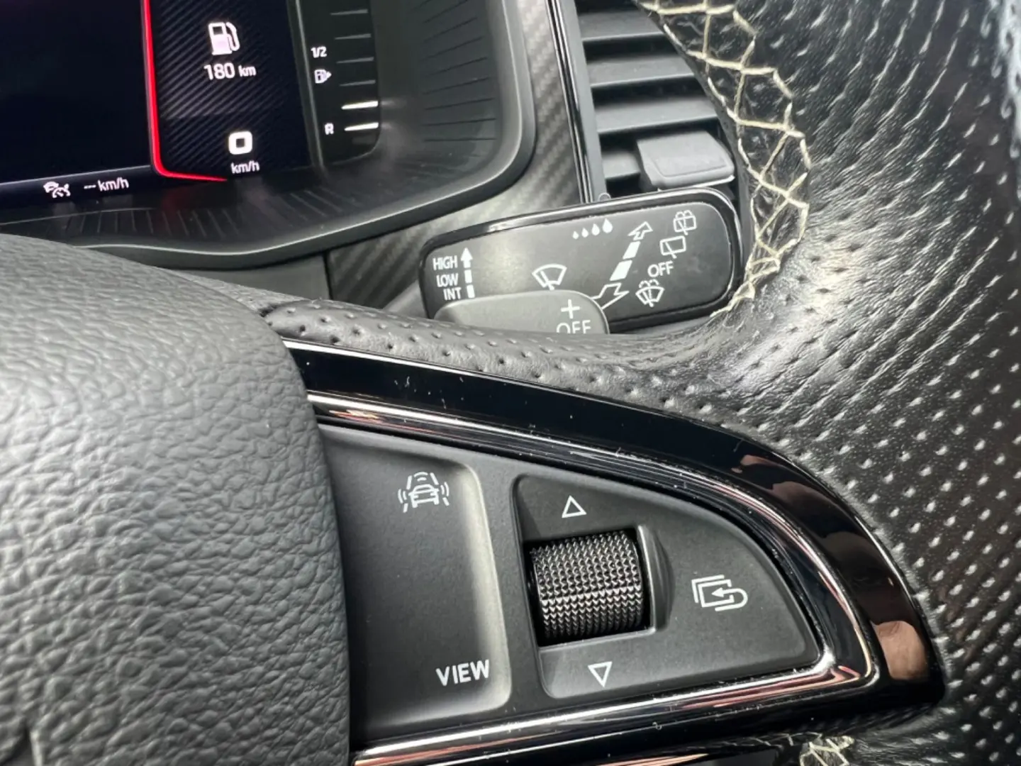 Kodiaq Sportline 4x4 7-Sitzer LED AHK Virtual SH