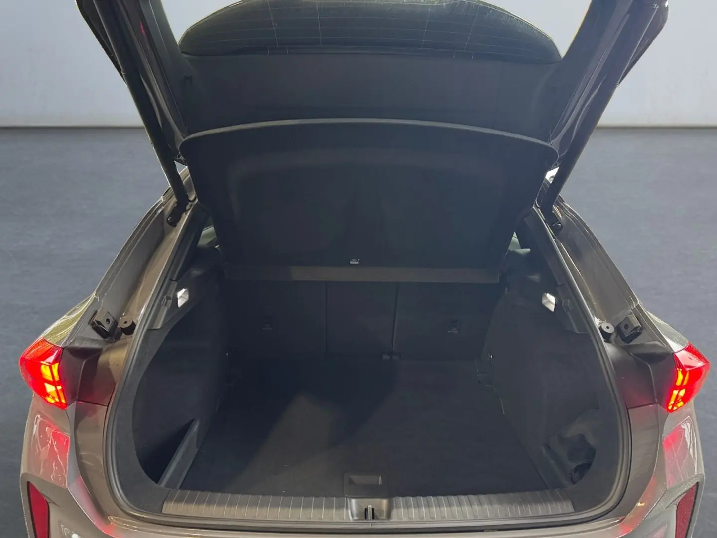 Terramar 2.0 TSI 4Dr DSG VZ  Matrix Akebono 20''