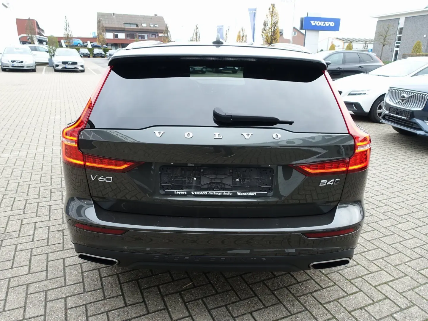 V60 B4 CrossCountry AWD Kamera Lenkradhz. BLIS