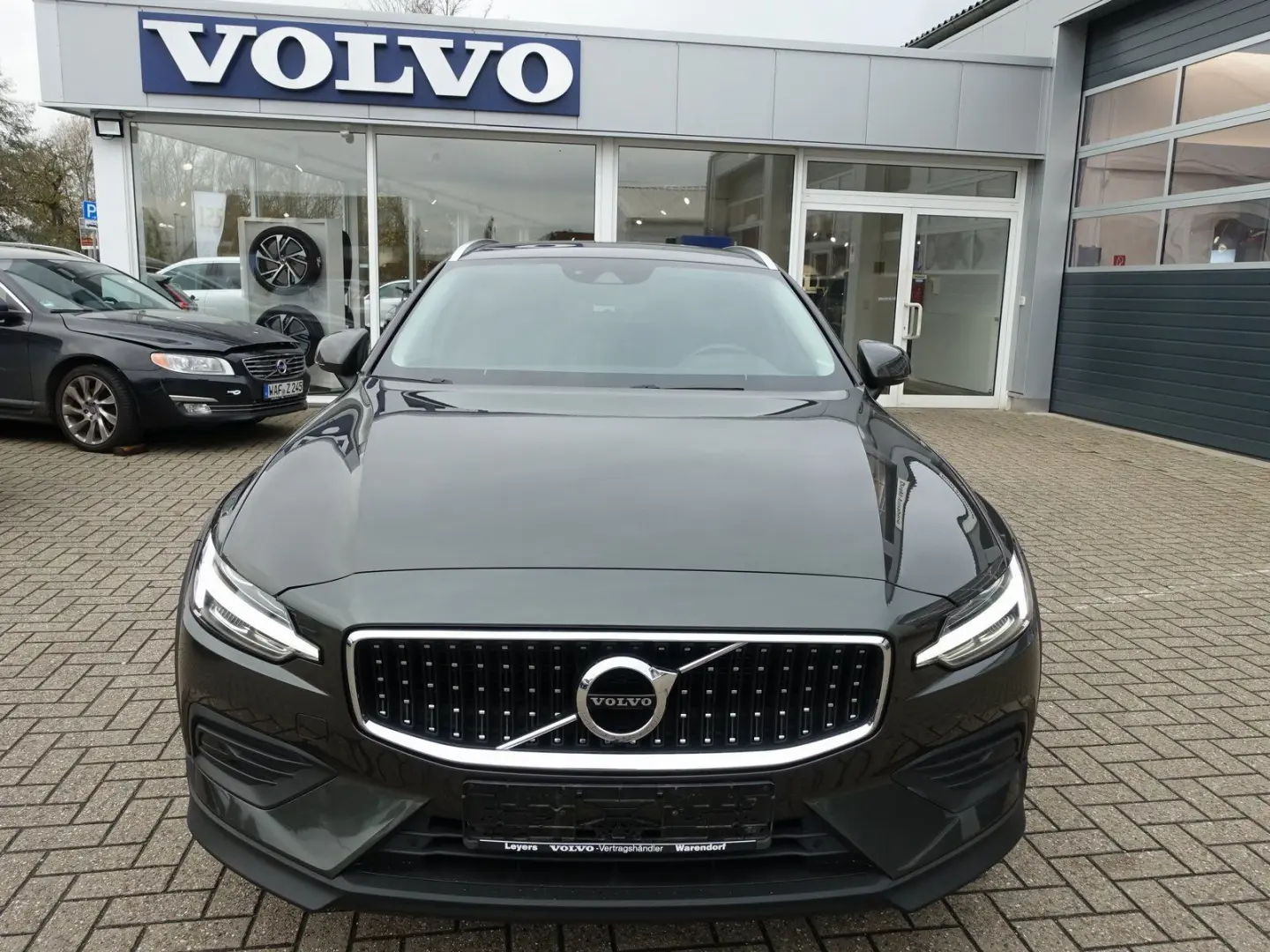V60 B4 CrossCountry AWD Kamera Lenkradhz. BLIS