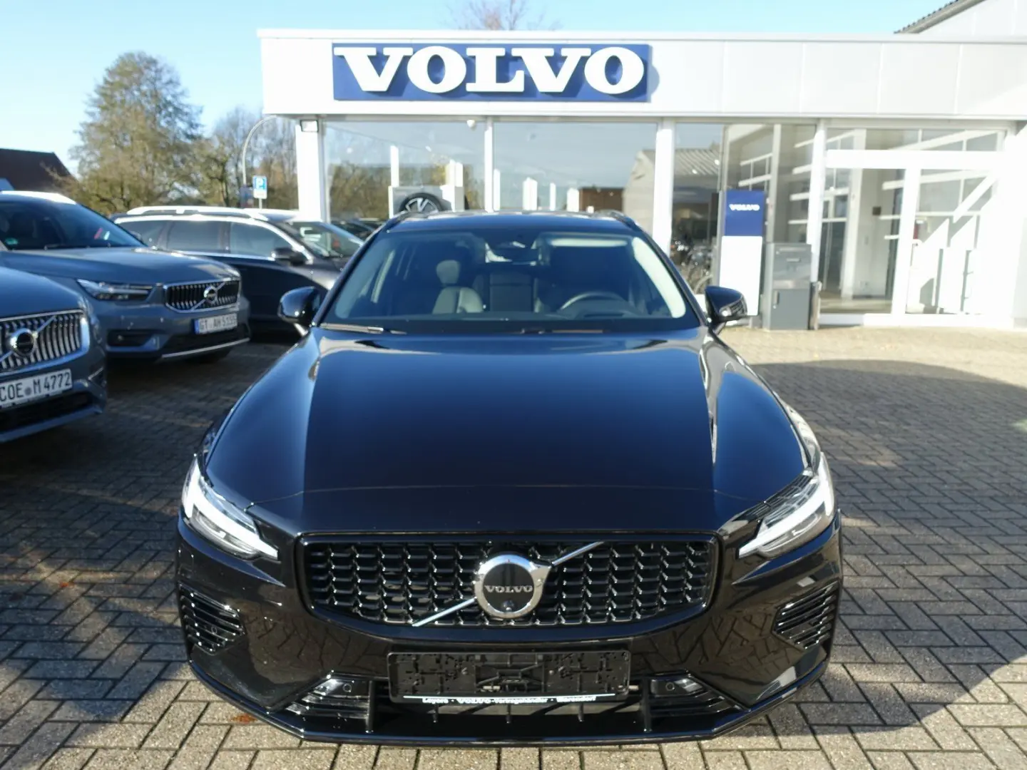 V60 Plus Dark T6 AWD HeadUP H&K 360  Pano BLIS