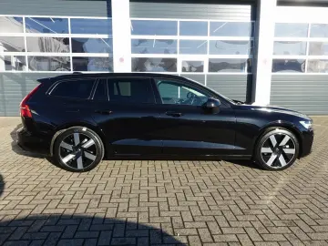 V60 Plus Dark T6 AWD HeadUP H&K 360  Pano BLIS
