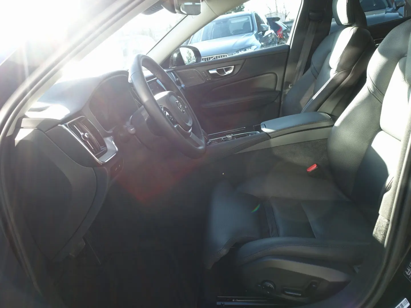 V60 Plus Dark T6 AWD HeadUP H&K 360  Pano BLIS