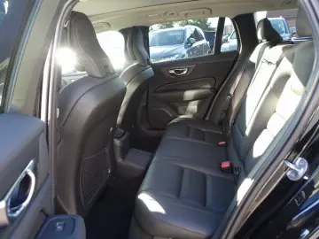 V60 Plus Dark T6 AWD HeadUP H&K 360  Pano BLIS