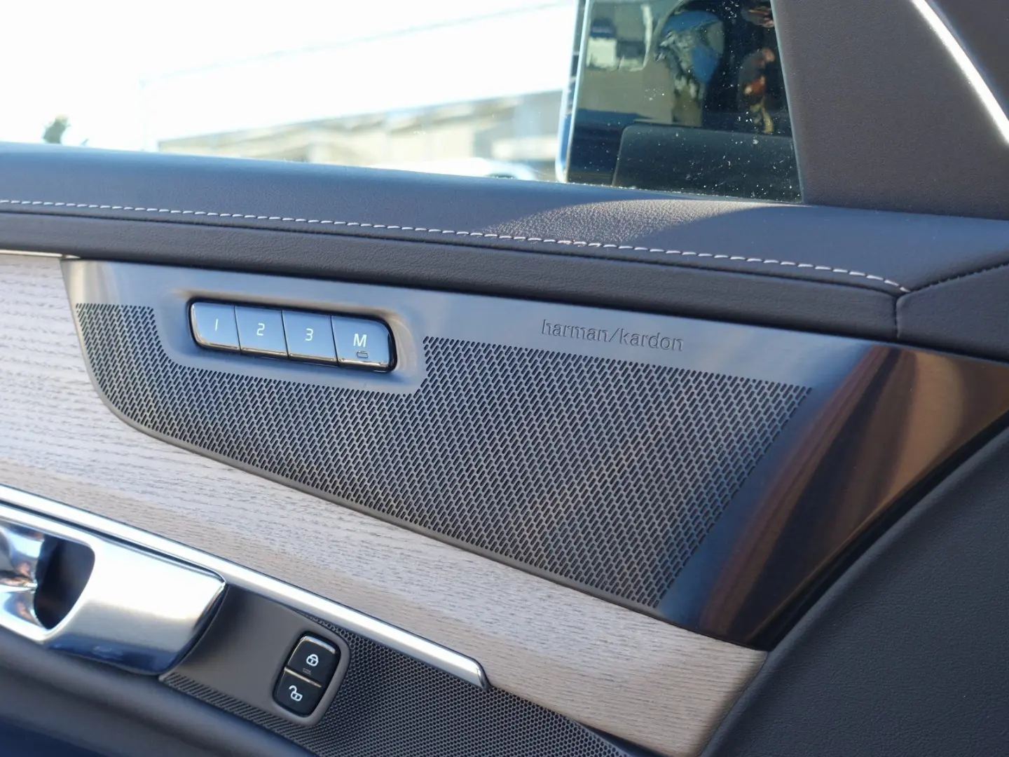 XC90 Plus Dark T8 AWD Plug-in Hybrid PANO FOUR-C