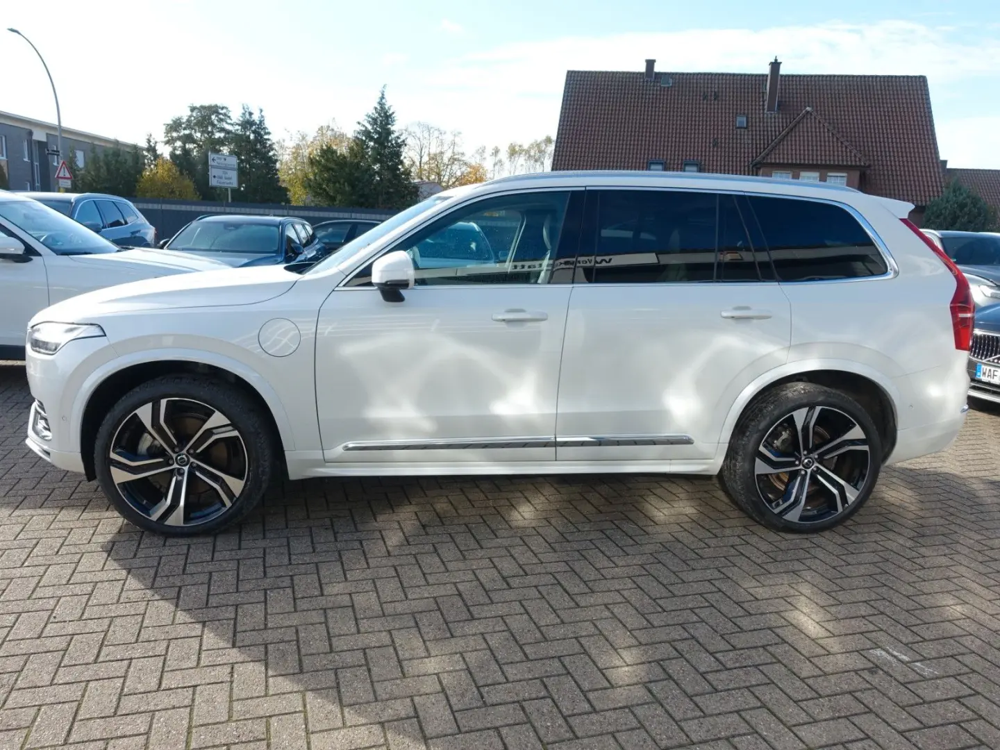 XC90 Plus  T8 AWD Plug-in Hybrid 360  HeadUP BLS