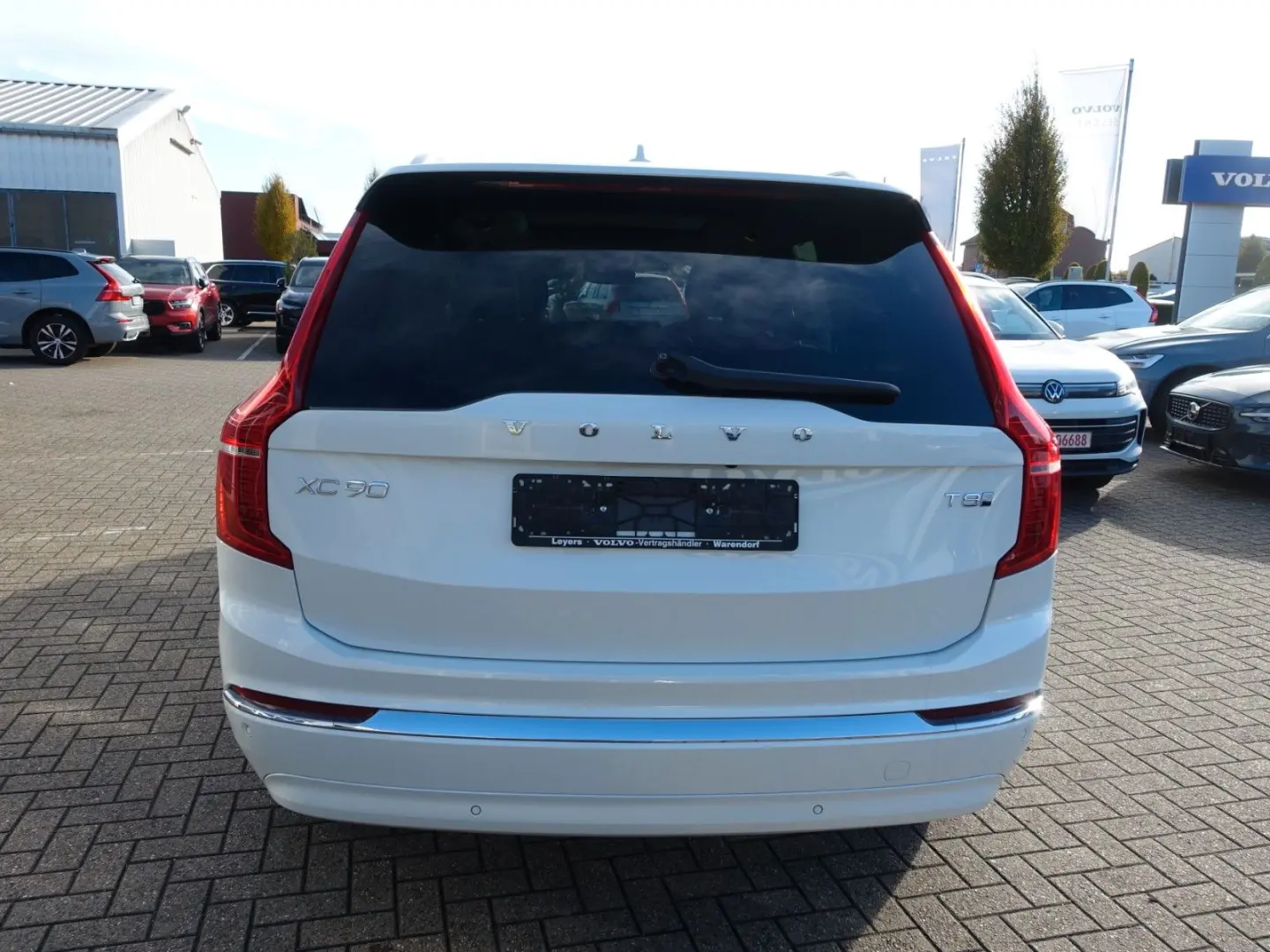 XC90 Plus  T8 AWD Plug-in Hybrid 360  HeadUP BLS