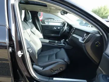 S60 Recharge Ultimate T8 AWD 360  B&W Massage