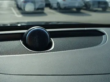 S60 Recharge Ultimate T8 AWD 360  B&W Massage