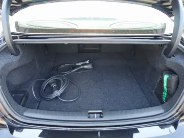 S60 Recharge Ultimate T8 AWD 360  B&W Massage