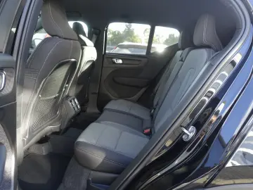 XC40 B3 Mild-Hybrid Benzin Core 360  BLIS