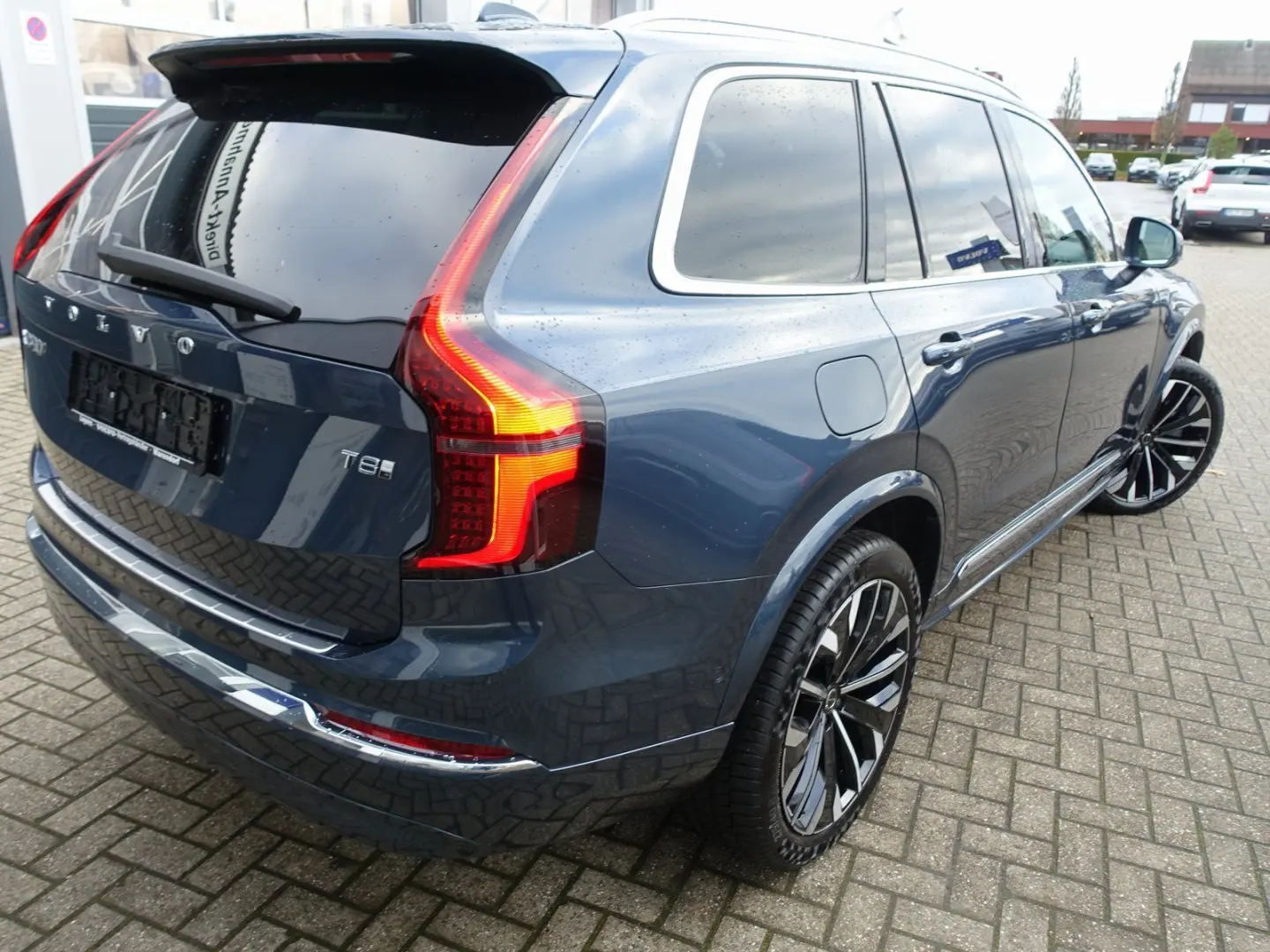 XC90 Ultra T8 AWD B&W FourC AHK Pano 360  HeadUP